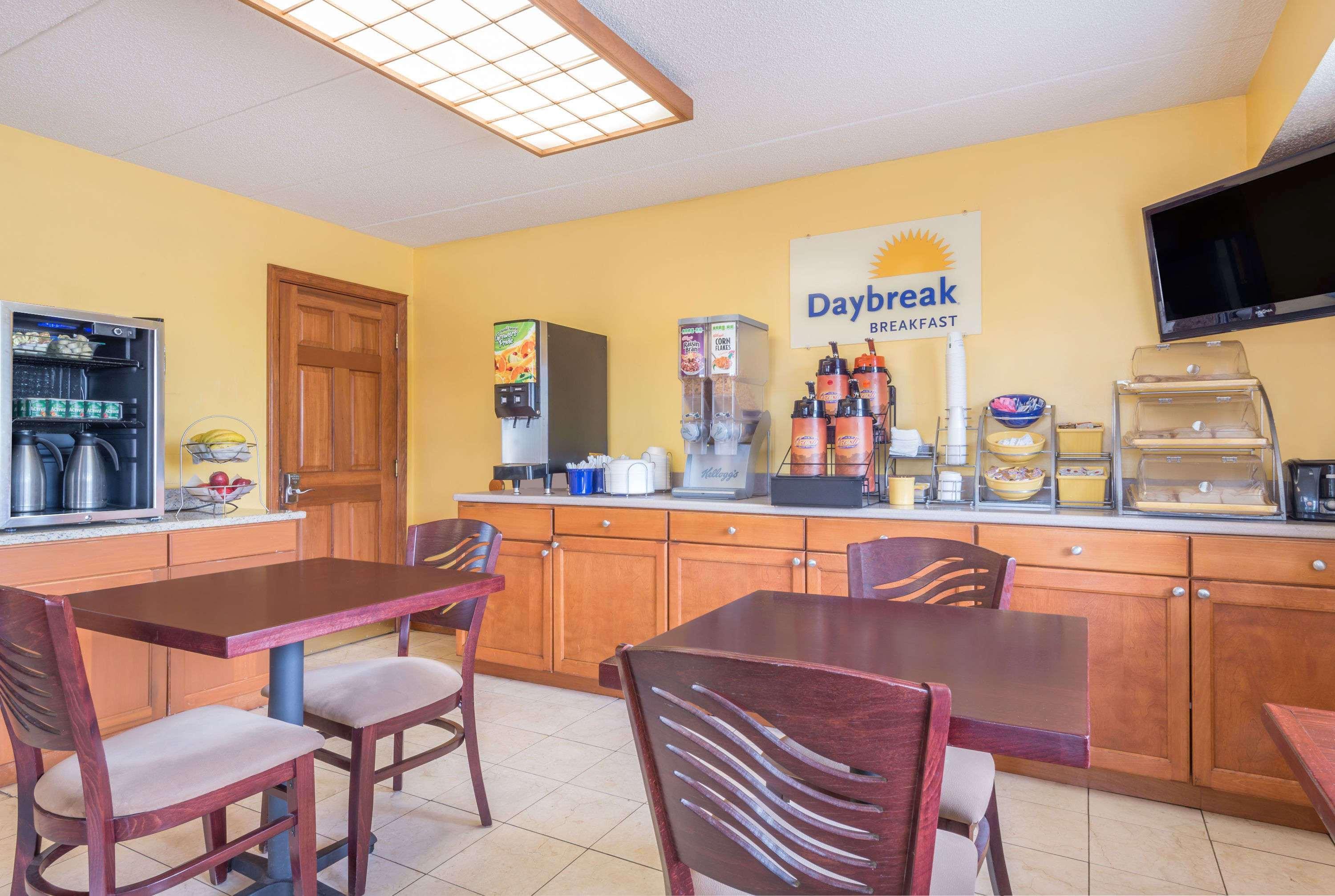 Days Inn By Wyndham Columbus Fairgrounds Eksteriør billede