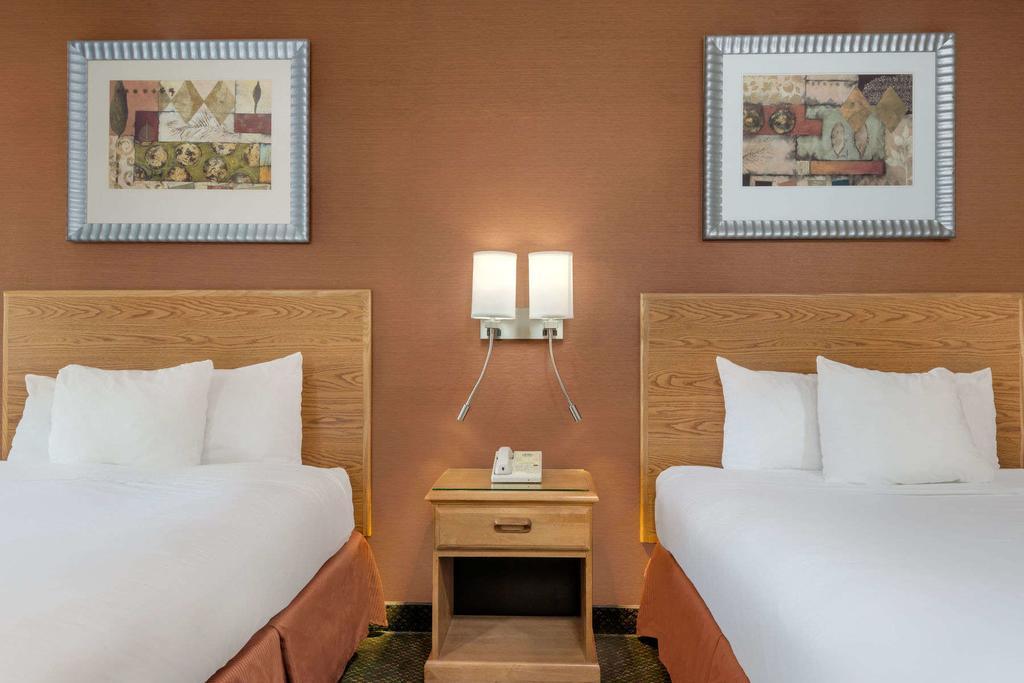 Days Inn By Wyndham Columbus Fairgrounds Eksteriør billede
